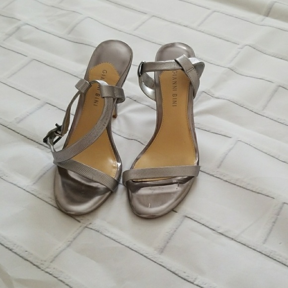 Gianni Bini Shoes - 🎁GIANNI BINI HEELS
